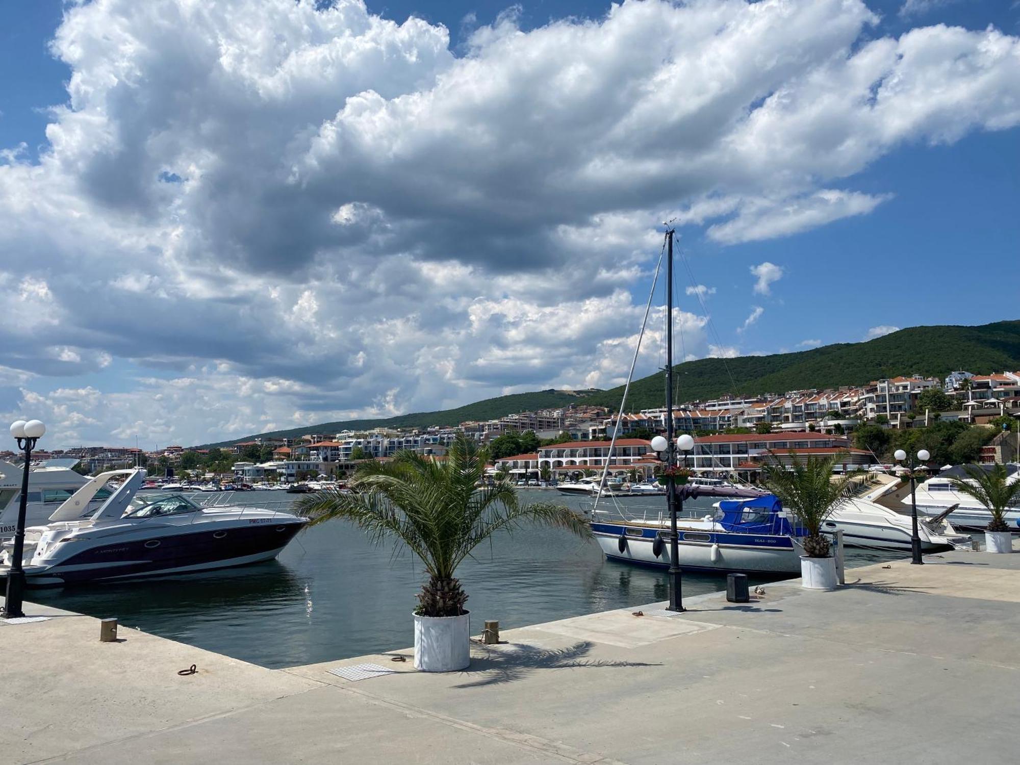 Horizon 10 'В' Apartment Sveti Vlas Exterior foto